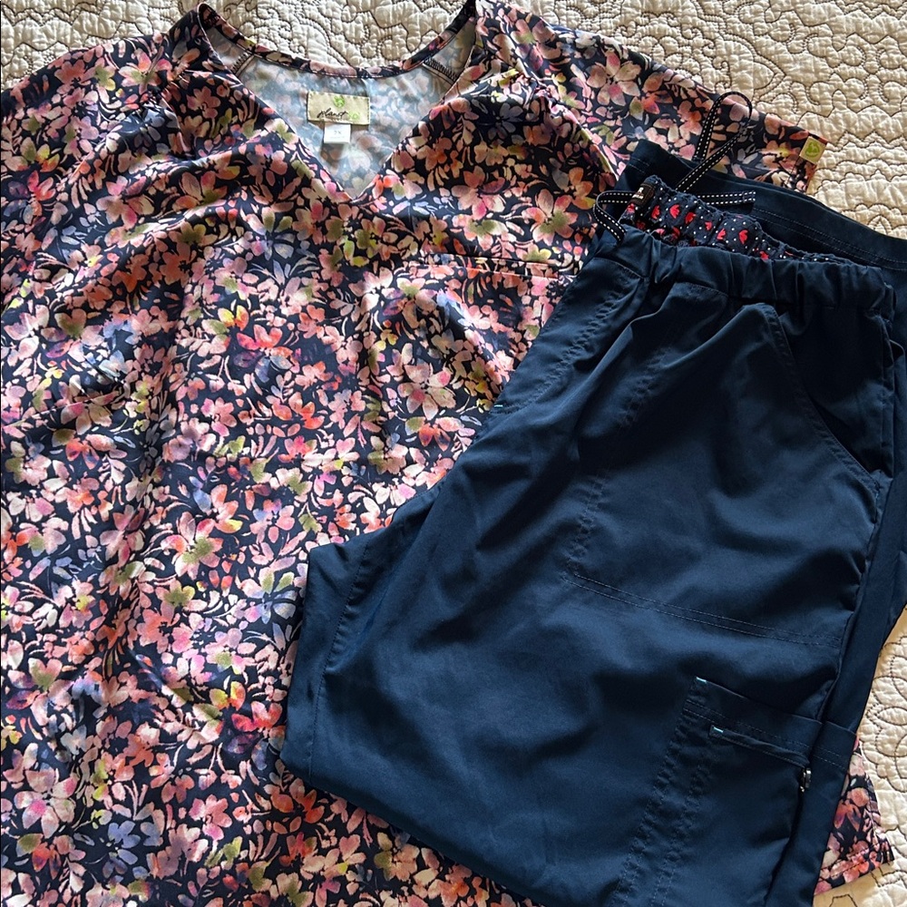 Planet Koi Floral Scrub Top and Koi Navy Pants Set 2xl